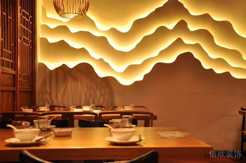 中式餐廳裝修弧線燈飾創(chuàng)意現(xiàn)代就餐區(qū)暖燈效果