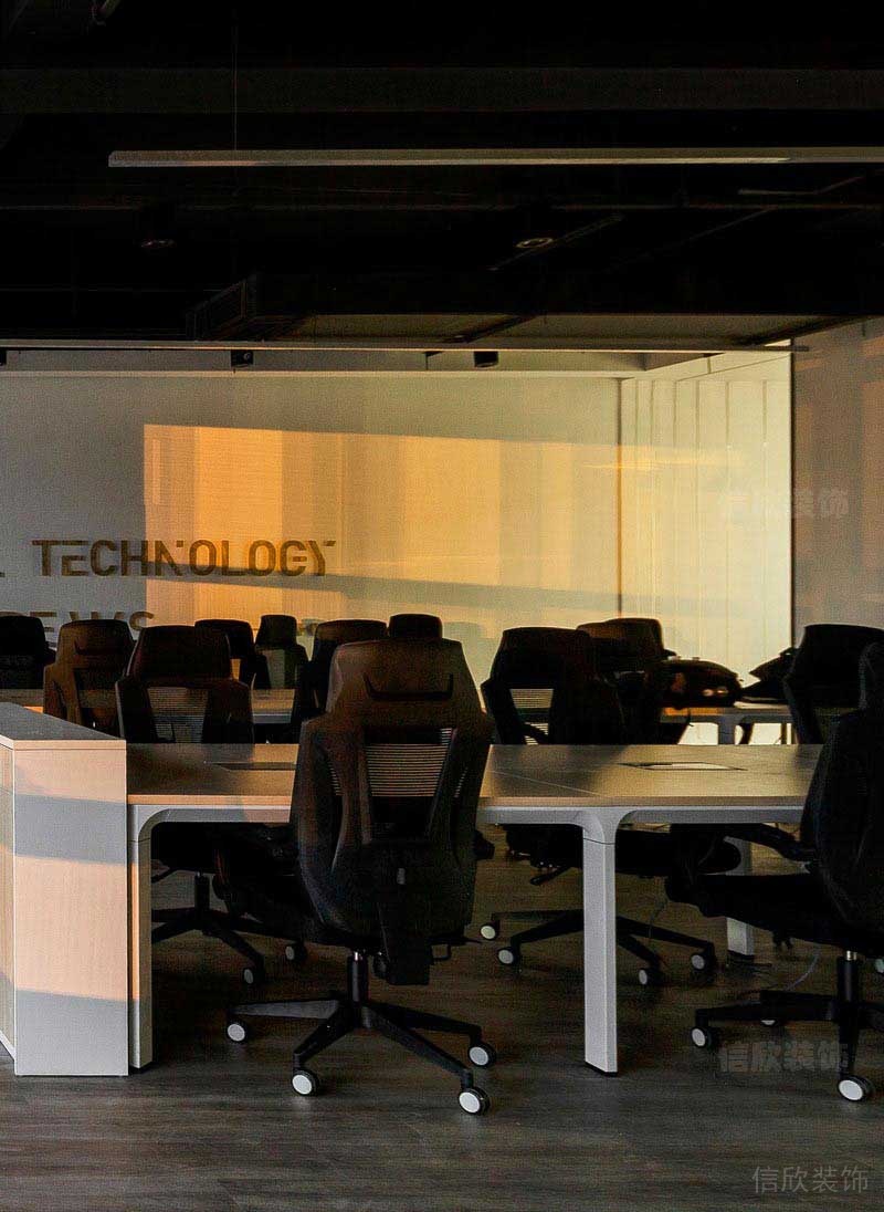 辦公室現(xiàn)代風辦公區(qū)效果圖(新居現(xiàn)代輕奢風客廳效果圖)