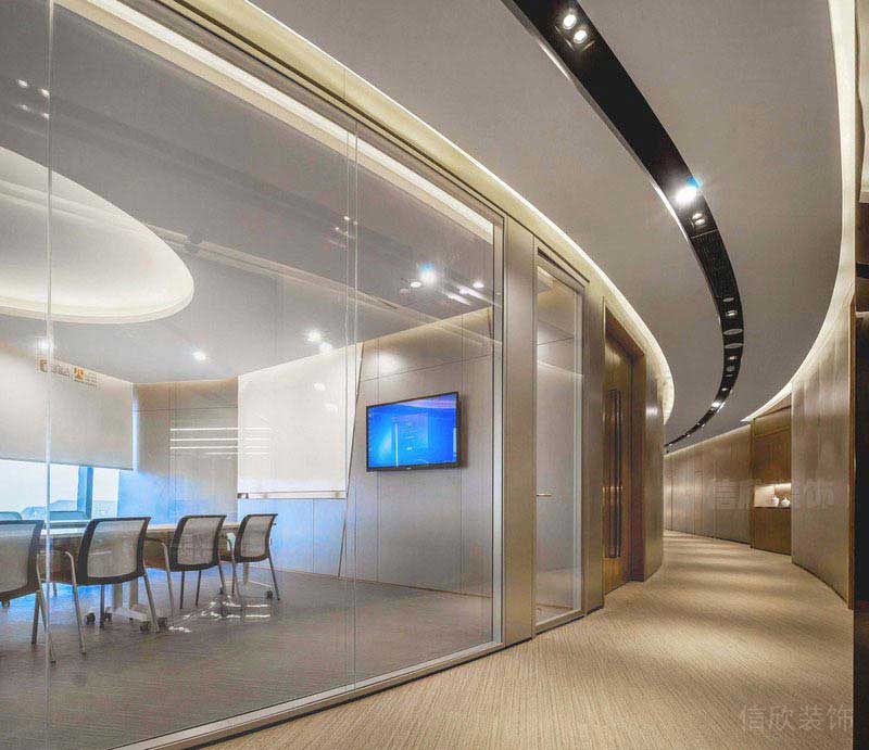 辦公室現(xiàn)代風(fēng)玻璃隔斷走廊效果圖