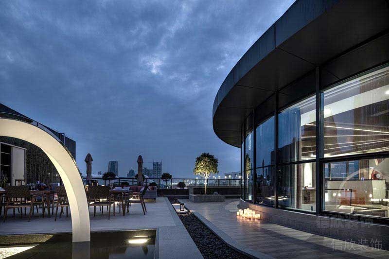 辦公室現(xiàn)代風(fēng)戶外陽臺休息區(qū)效果圖