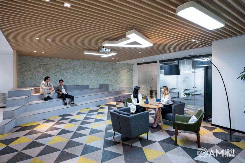 辦公室現(xiàn)代風(fēng)階梯式木藝休息區(qū)效果圖