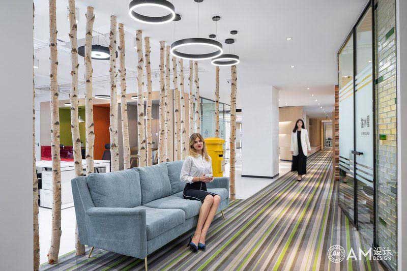 辦公室現(xiàn)代風(fēng)木藝隔墻休息沙發(fā)效果圖