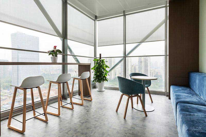 辦公室現(xiàn)代風(fēng)陽臺休息區(qū)效果圖