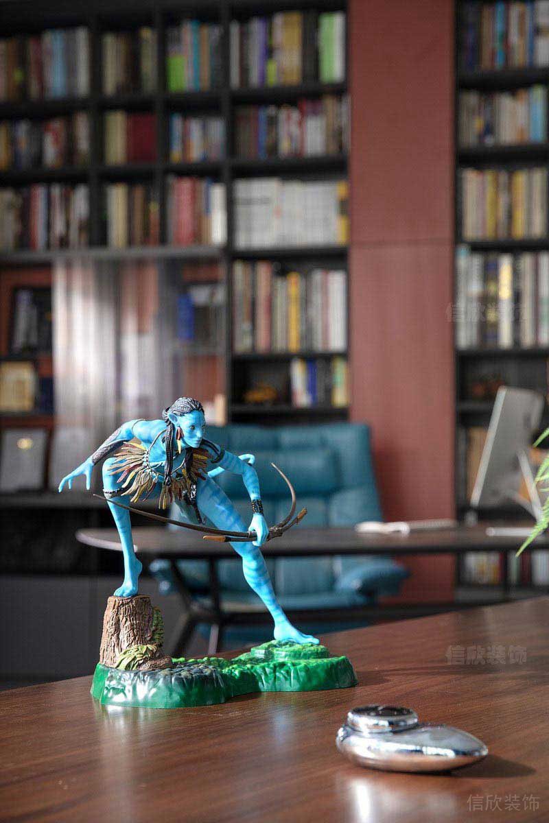 辦公室現(xiàn)代風(fēng)總裁辦公室桌面裝飾物效果圖