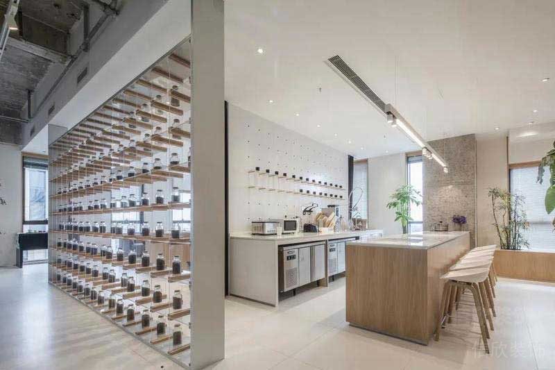 辦公室現(xiàn)代工業(yè)風中島臺休息區(qū)效果圖