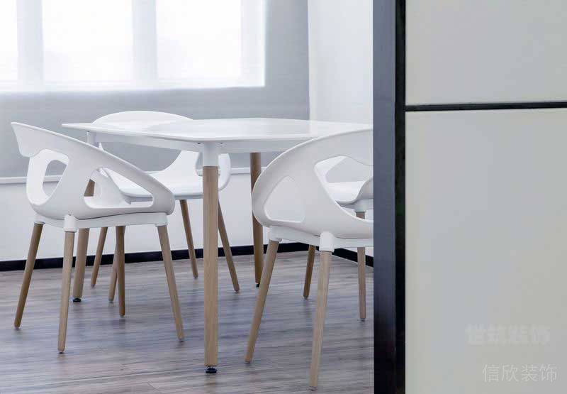 北歐極簡(jiǎn)風(fēng)家居餐桌組合