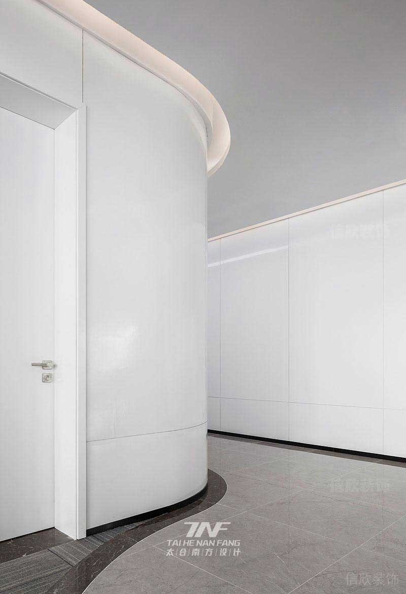 純白現(xiàn)代風(fēng)辦公室走廊