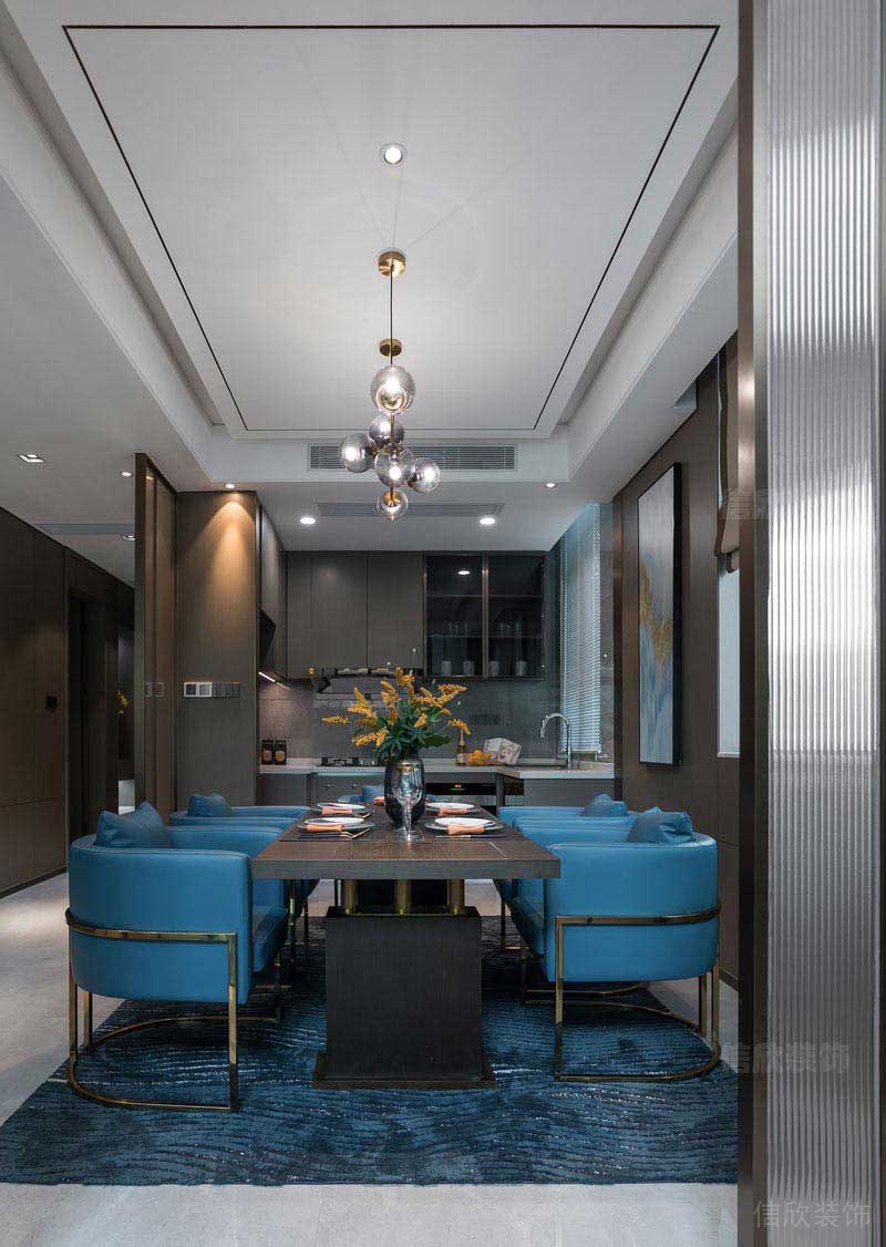 餐廳藍(lán)色餐椅搭配設(shè)計(jì)圖