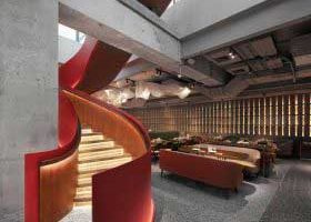 餐廳現(xiàn)代風燈帶旋轉(zhuǎn)樓梯效果圖