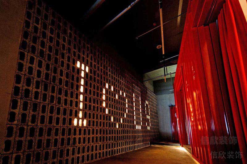 餐廳中式風(fēng)實木鏤空隔斷過道效果圖