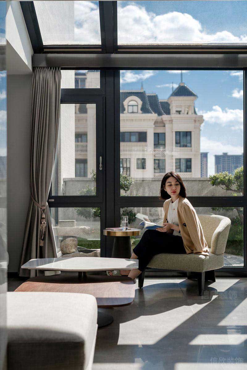 二手房改造現(xiàn)代簡約風(fēng)陽臺休息區(qū)效果圖