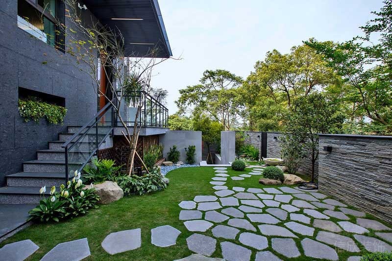 工業(yè)田園風(fēng)別墅室外花園走道