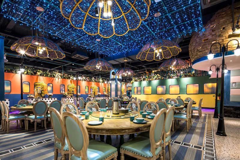 混搭風餐廳公共用餐區(qū)色彩效果