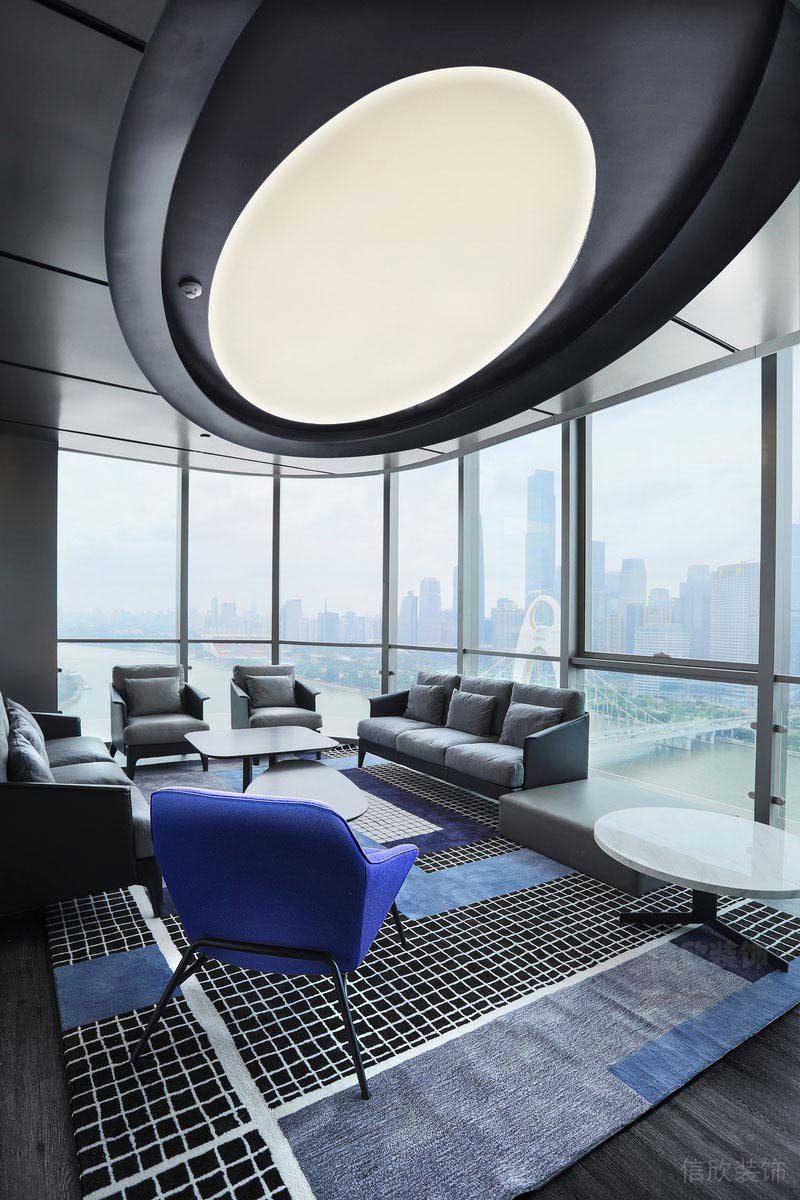 會客區(qū)黑色橢圓吊頂效果圖