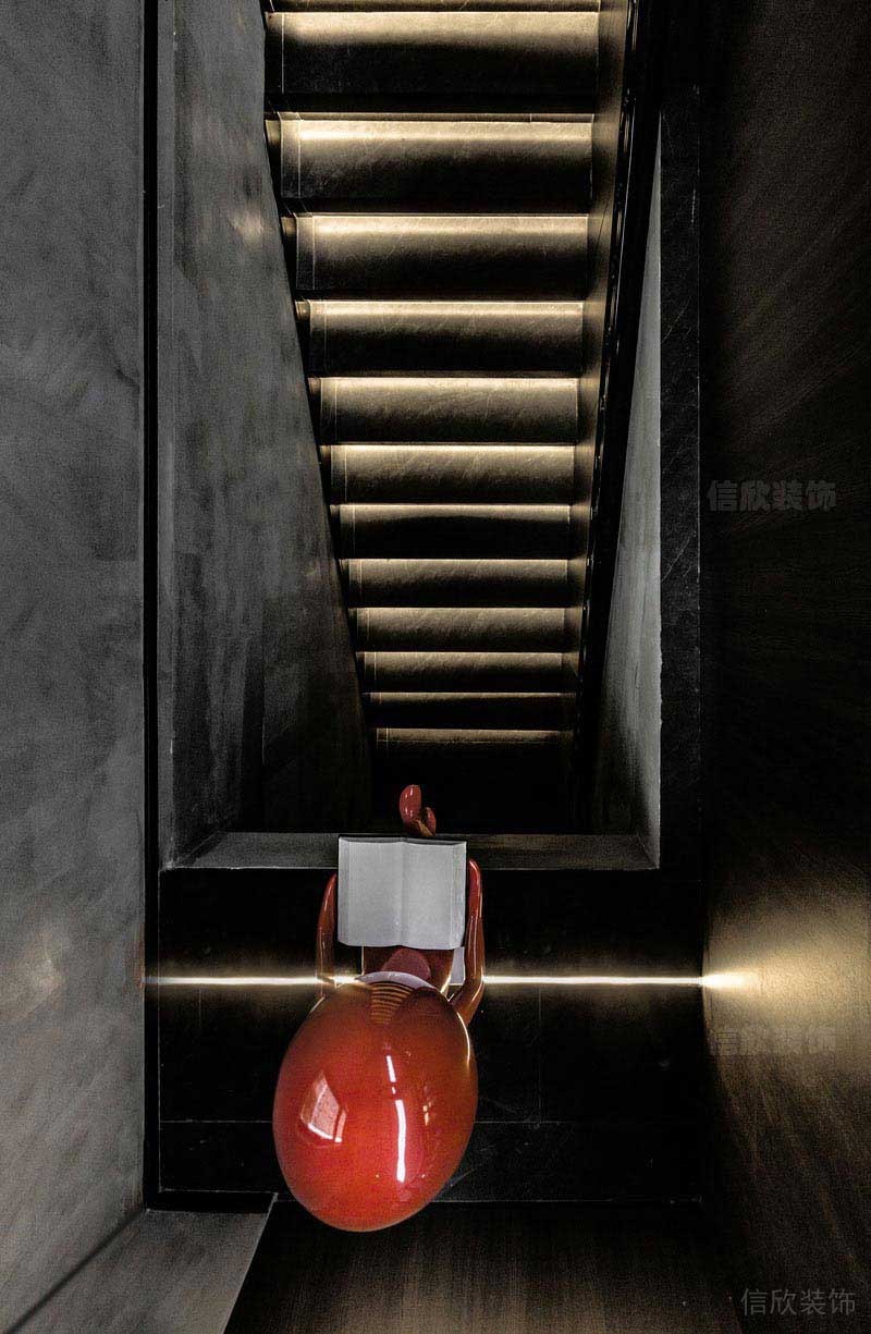 黑色樓梯間設(shè)計(jì)效果圖