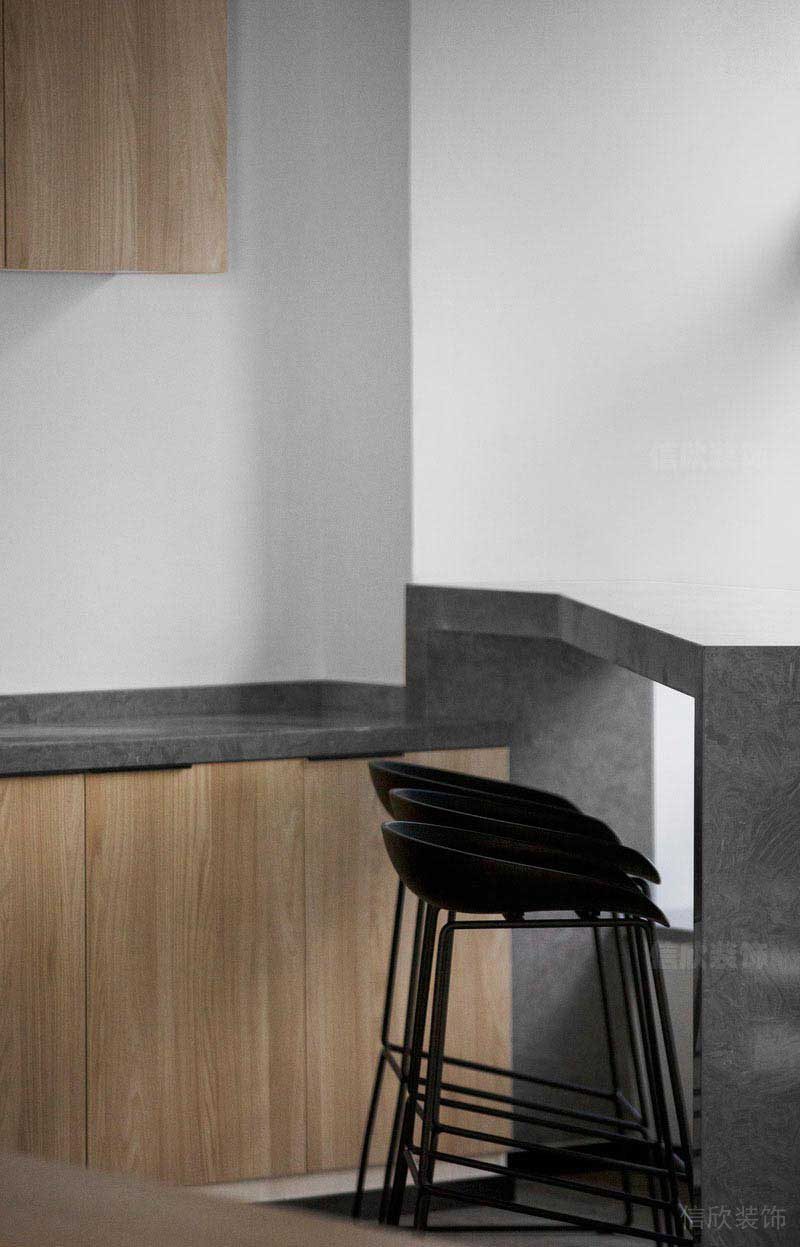 灰色與木紋搭配的吧臺設(shè)計效果。