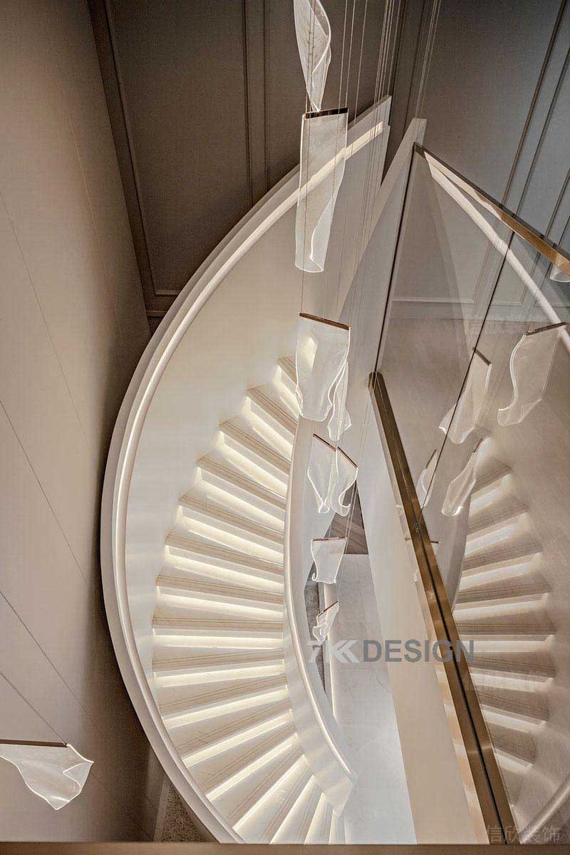 弧形樓梯加上燈光的設(shè)計(jì)效果圖