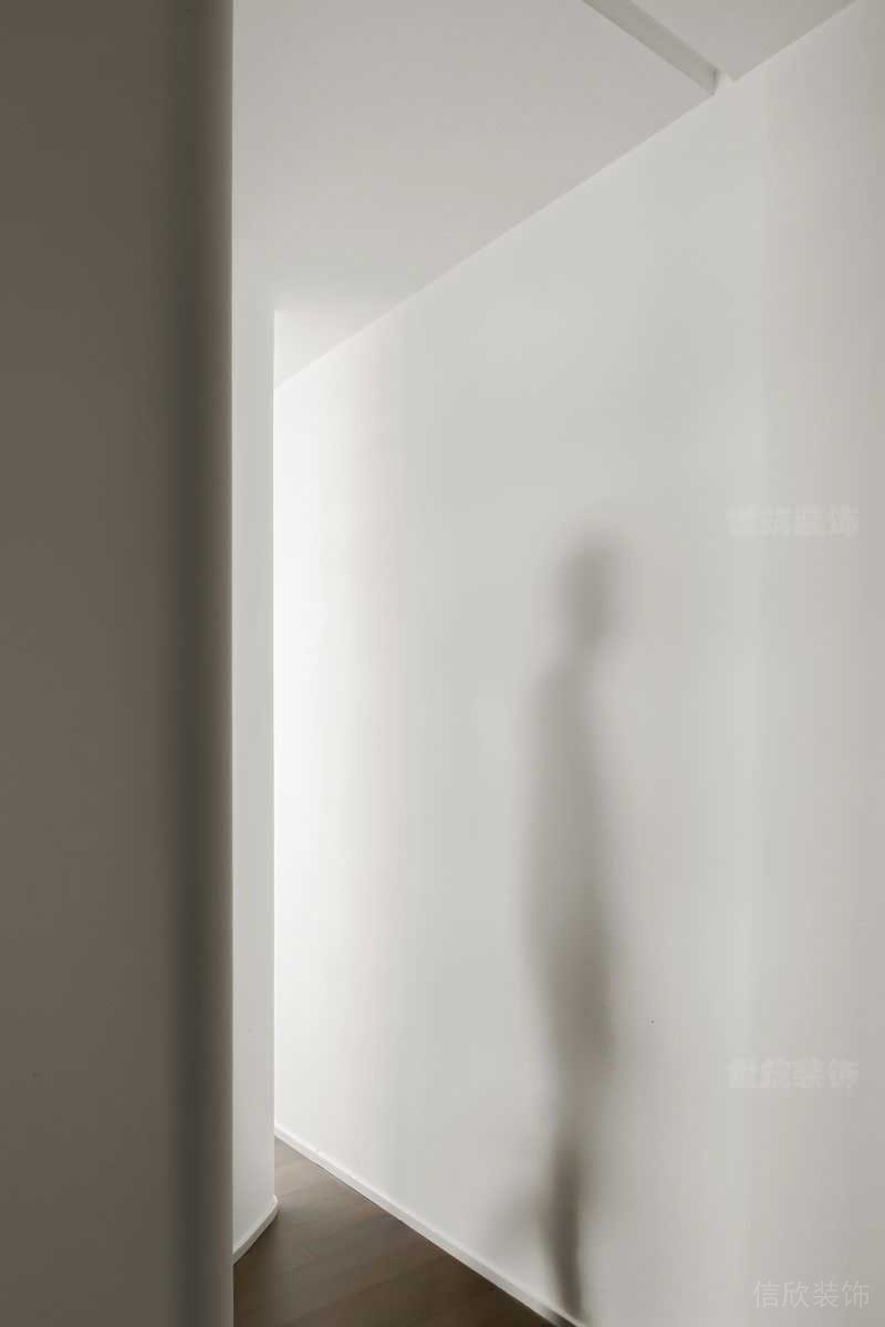 極簡(jiǎn)辦公室過(guò)道