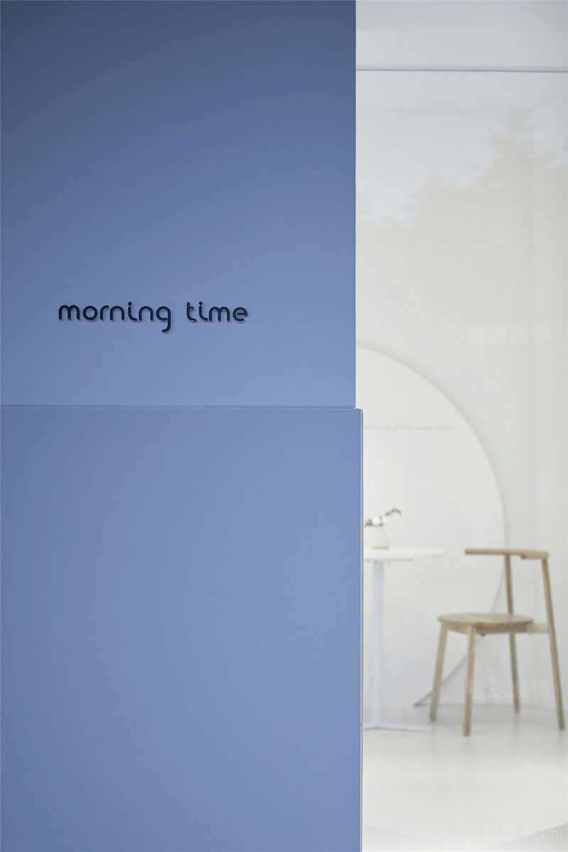 極簡(jiǎn)風(fēng)格辦公空間工作洽談區(qū)原木椅子