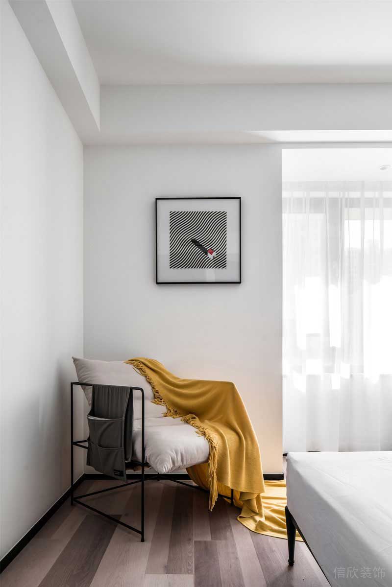 極簡風(fēng)格公寓休息區(qū)休閑椅實(shí)景圖