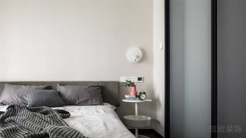 極簡風(fēng)格公寓主人房陳設(shè)