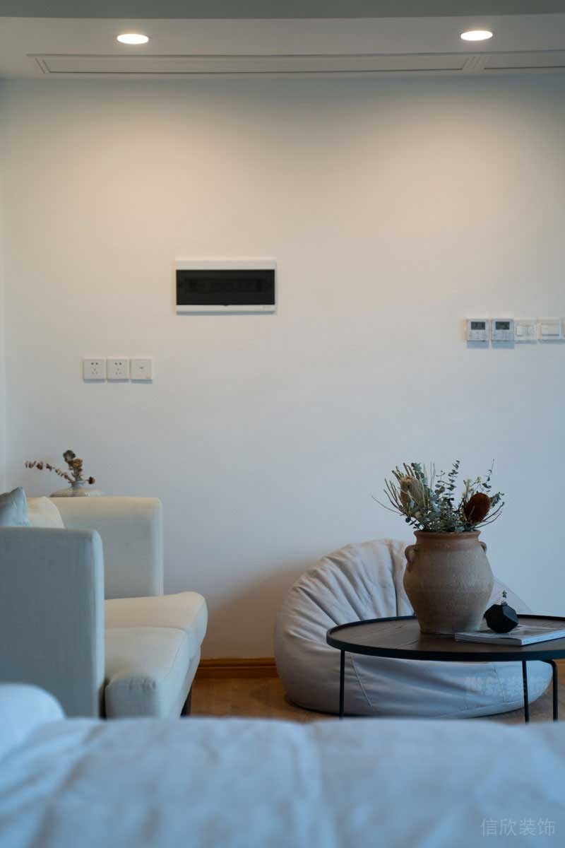 極簡風格家居客房休息區(qū)實景圖