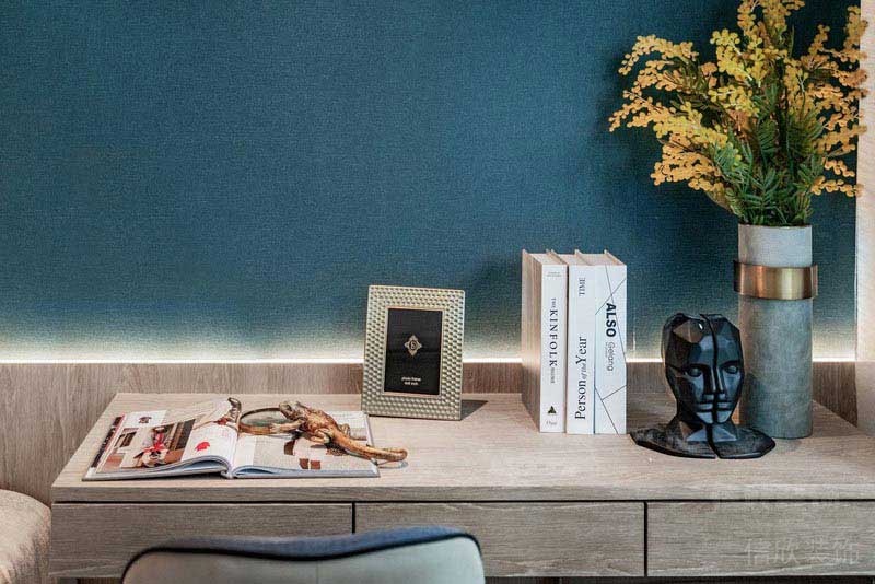 極簡(jiǎn)風(fēng)格梳妝臺(tái)飾品