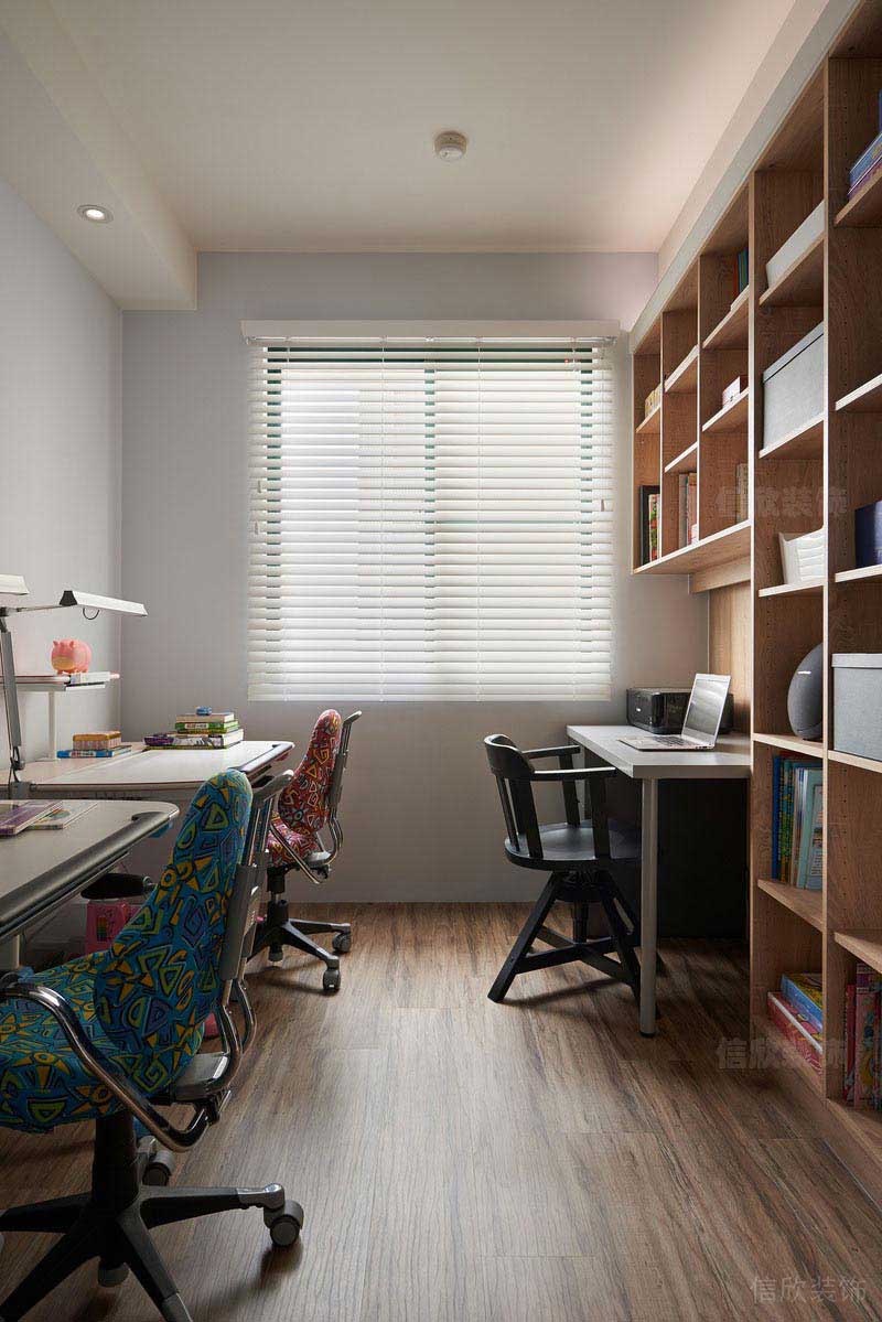 簡約風(fēng)格的書房效果圖