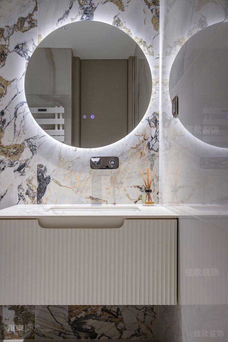 鏡子背光設(shè)計(jì)的衛(wèi)生間