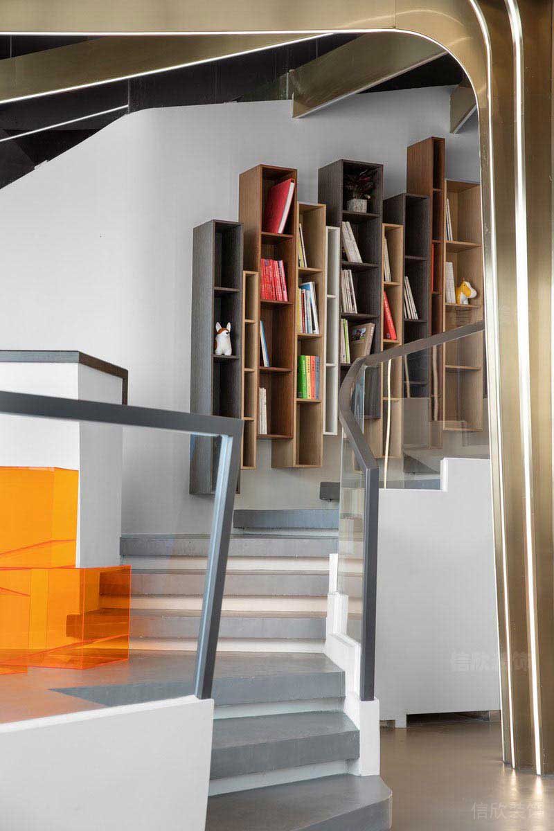 樓梯墻面書柜設(shè)計(jì)效果