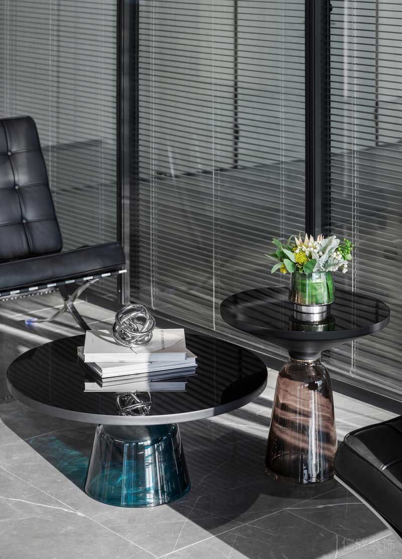 商務(wù)風(fēng)玻璃茶幾大理石裝修效果圖百葉窗洽談室會(huì)議室裝修