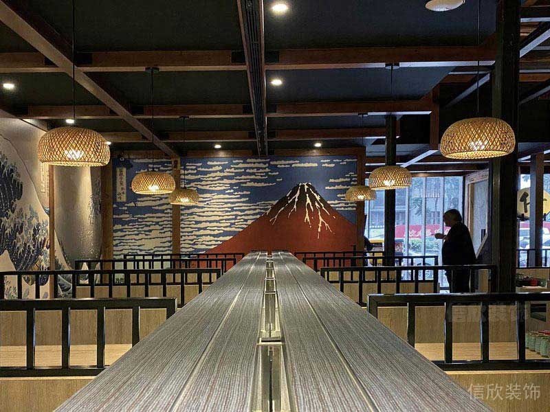 日式的壁畫(huà)裝飾的餐廳效果