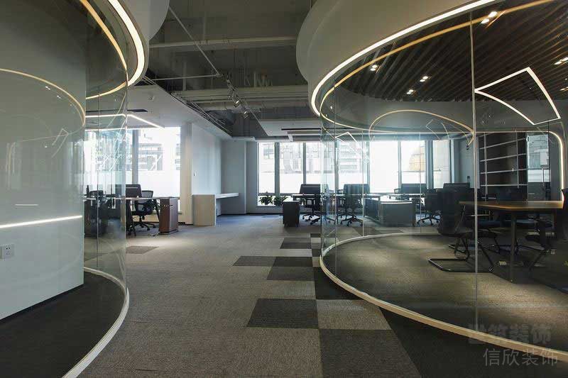 現(xiàn)代風(fēng)格辦公室玻璃房辦公洽談區(qū)