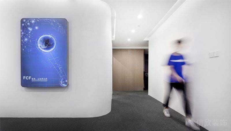 現(xiàn)代風格辦公室過道掛墻燈箱