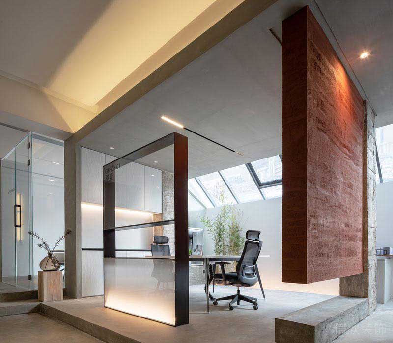 現(xiàn)代風(fēng)格辦公室懸空隔斷墻