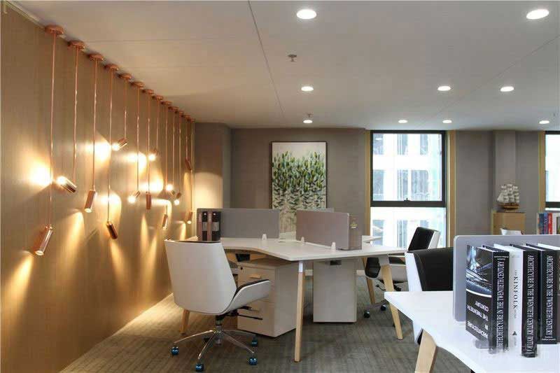 現代風格辦公室職工區(qū)桌椅