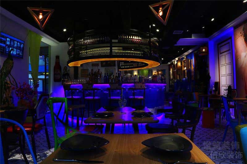 現(xiàn)代風(fēng)格酒吧燈光效果