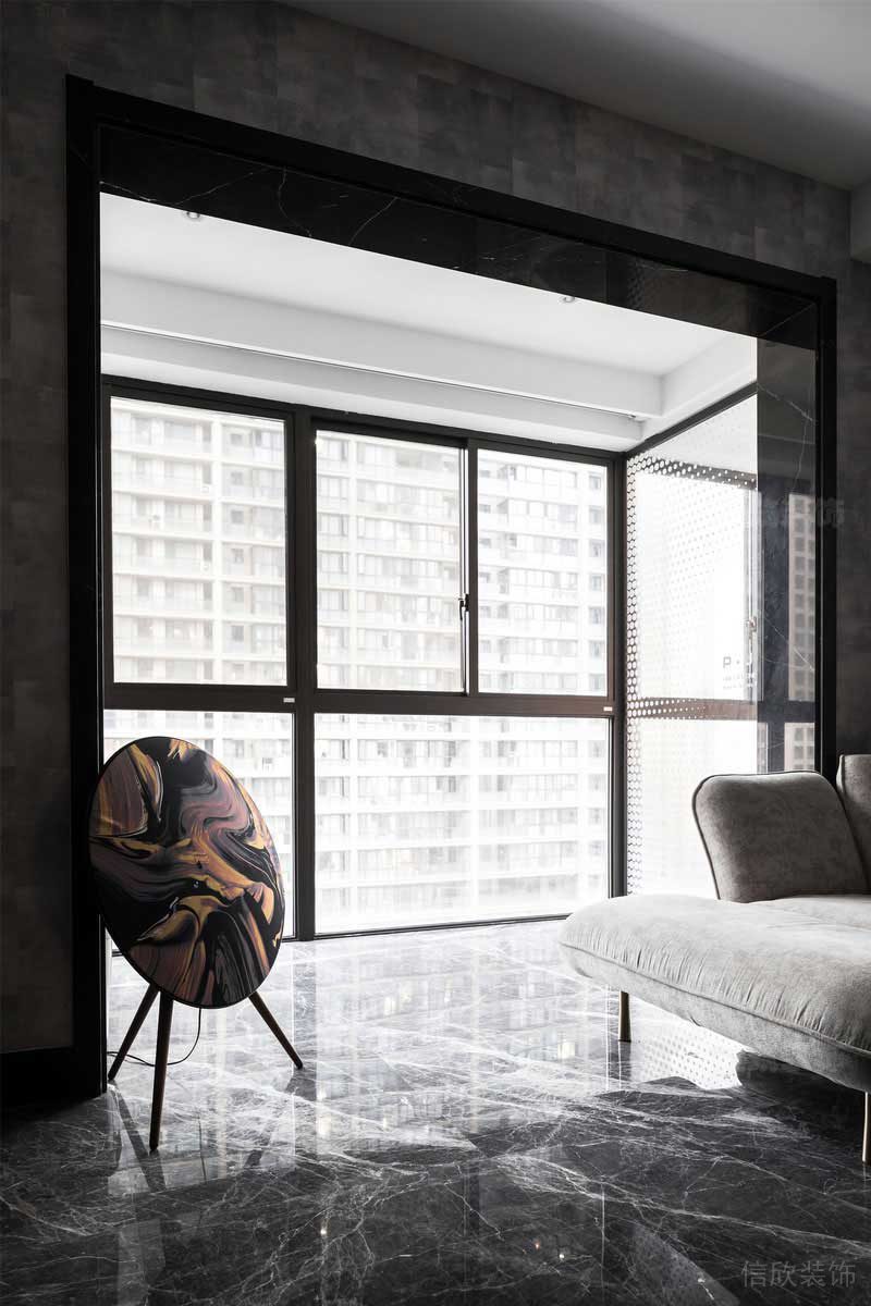 現(xiàn)代風(fēng)格家居窗臺(tái)一角