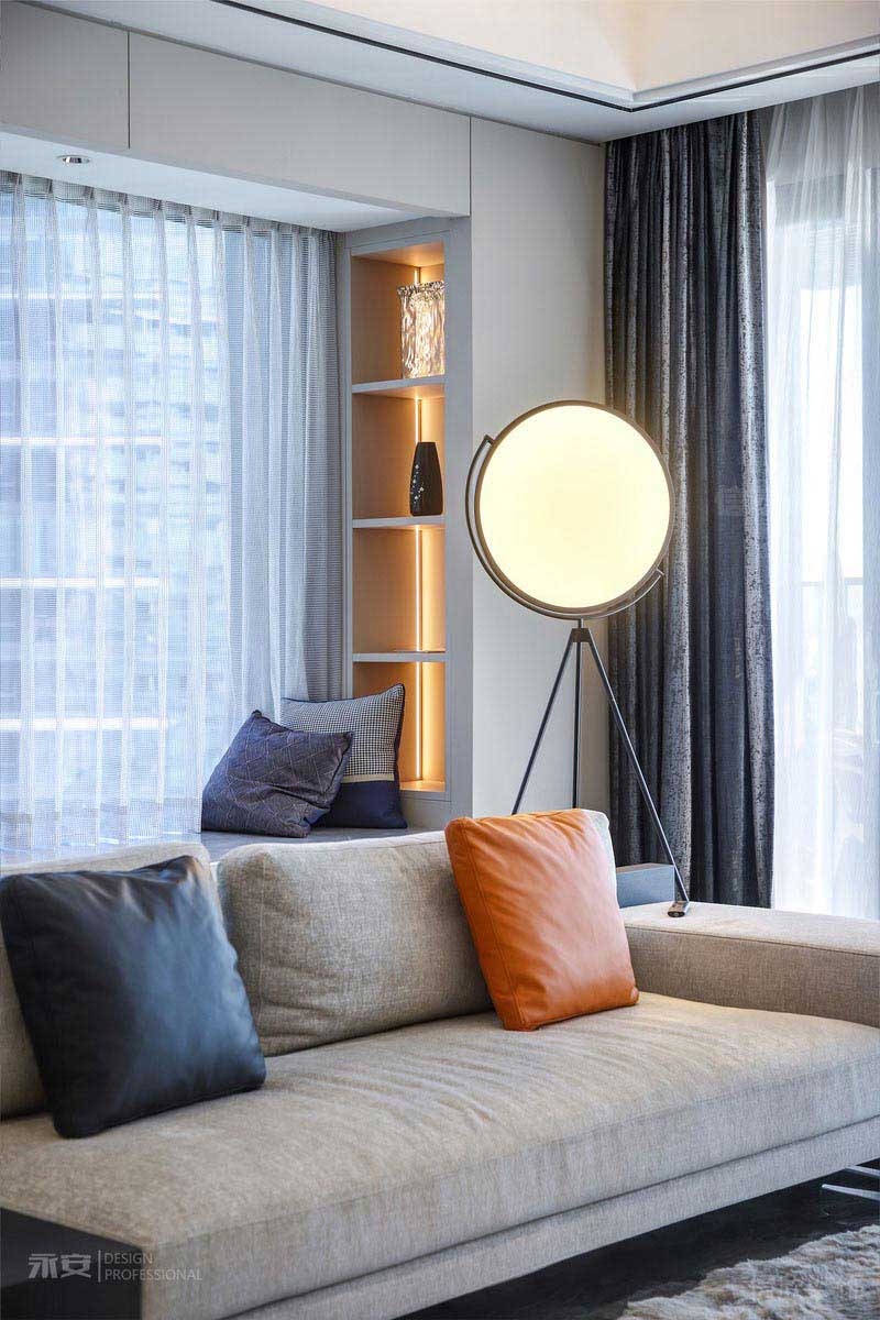 現(xiàn)代風格里面的布藝沙發(fā)