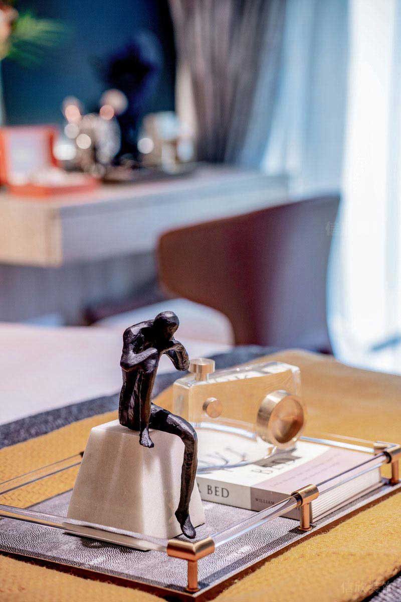 現(xiàn)代風(fēng)格中沉思擺件效果