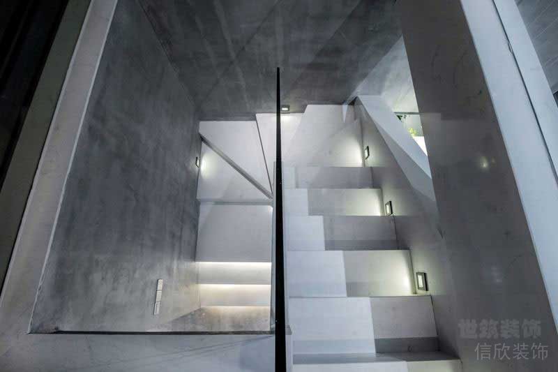 現(xiàn)代工業(yè)風辦公室樓梯廳