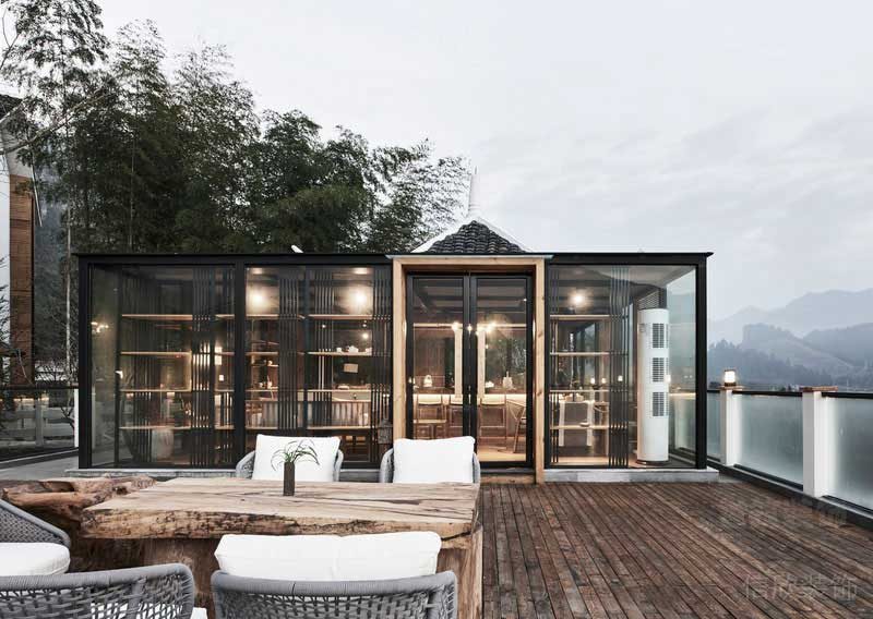 現(xiàn)代工業(yè)風(fēng)咖啡廳露天休閑區(qū)