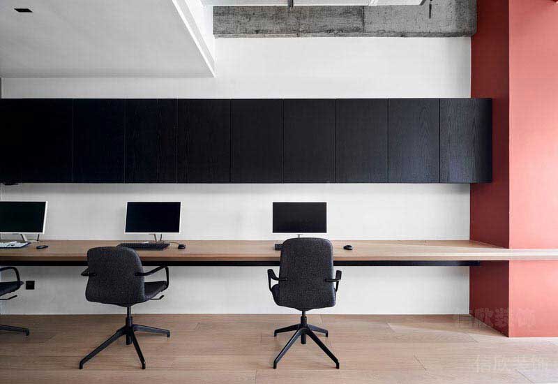 現代極簡風格辦公室員工辦公區(qū)