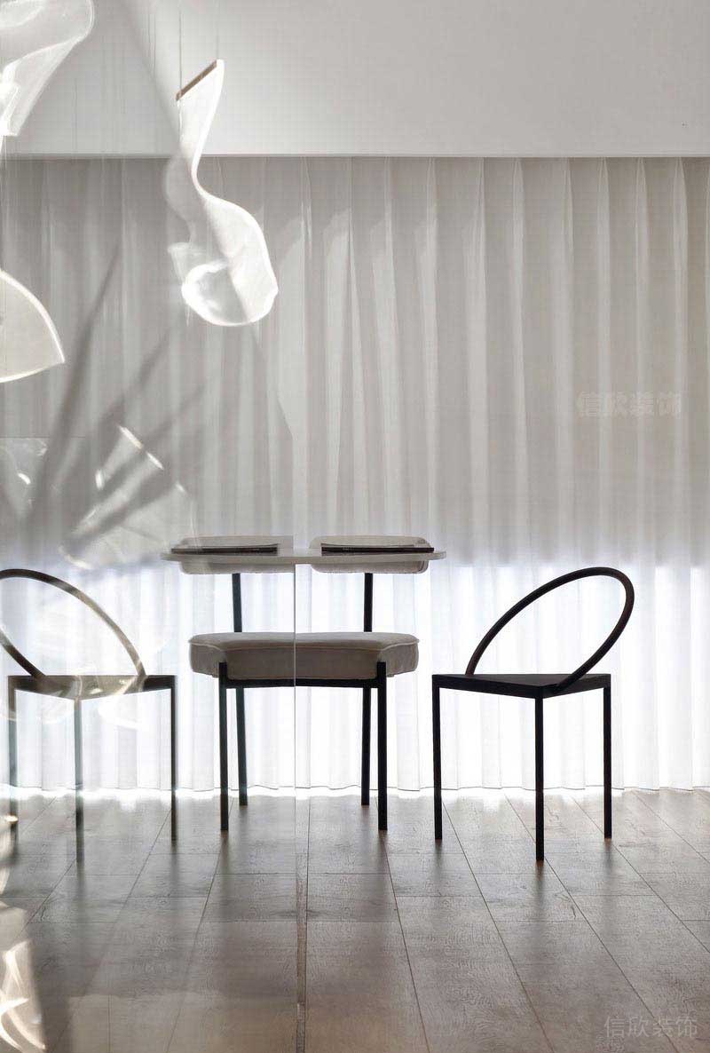 現(xiàn)代極簡(jiǎn)風(fēng)家居桌椅組合