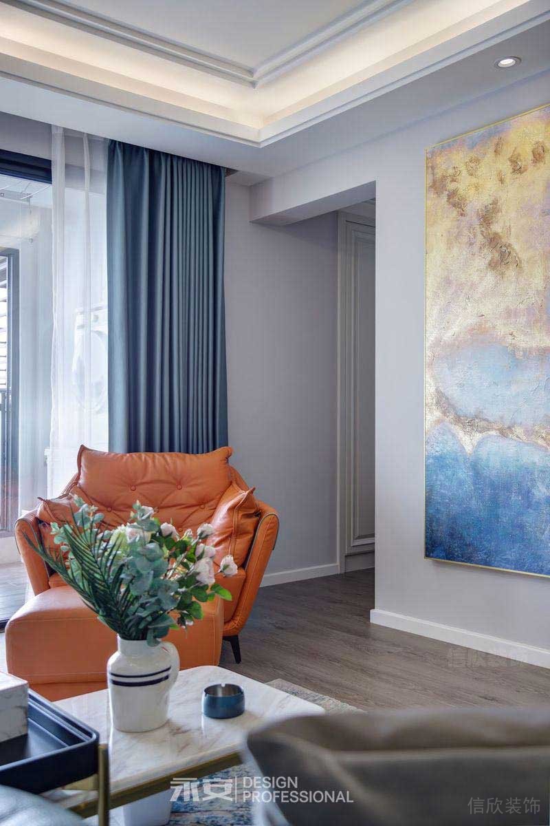 現(xiàn)代客廳疊級吊頂設(shè)計