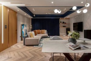 現(xiàn)代輕奢風家居空間客廳不銹鋼裝飾層架