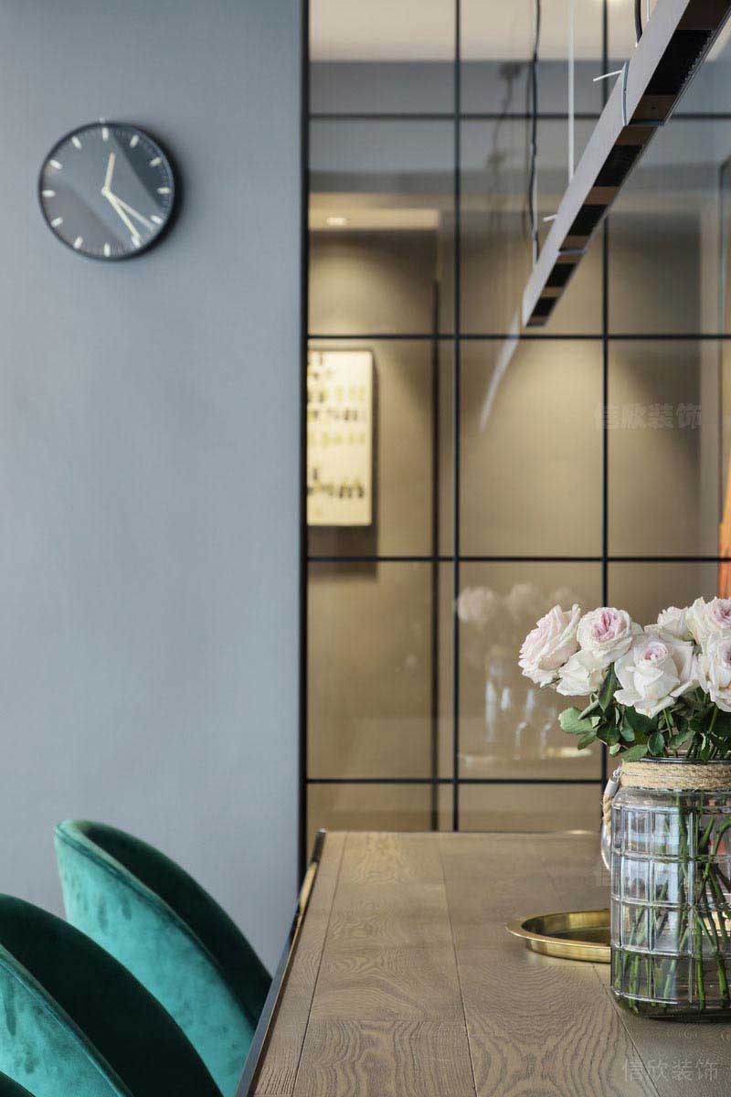 現(xiàn)代輕奢家居餐椅