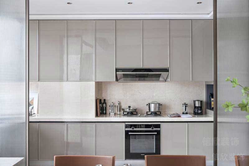 現(xiàn)代輕奢家庭廚房