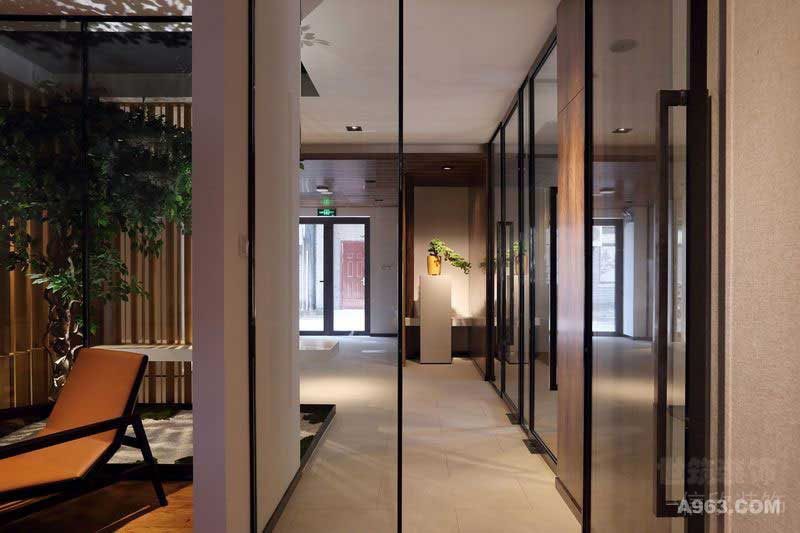 現(xiàn)代中式風(fēng)格辦公室過(guò)道氛圍