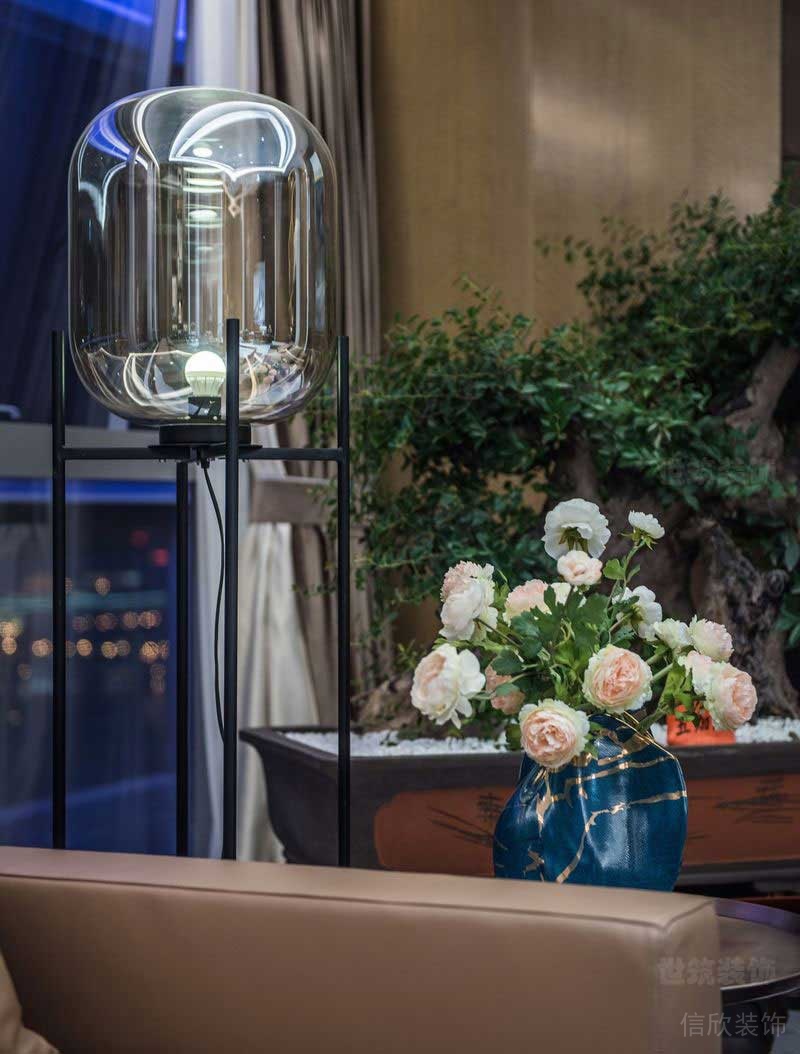 現(xiàn)代中式風(fēng)格家居裝飾品落地?zé)?   style=